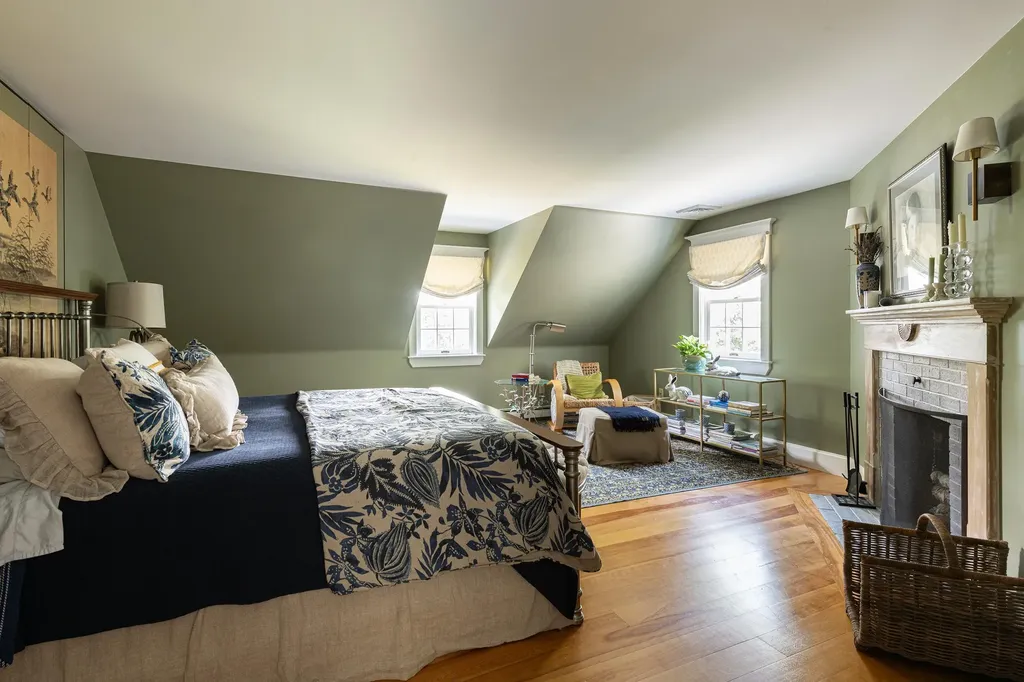 8 Old Seabury Road York ME 03909