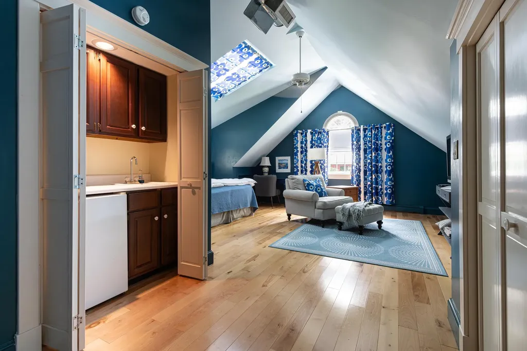 8 Old Seabury Road York ME 03909