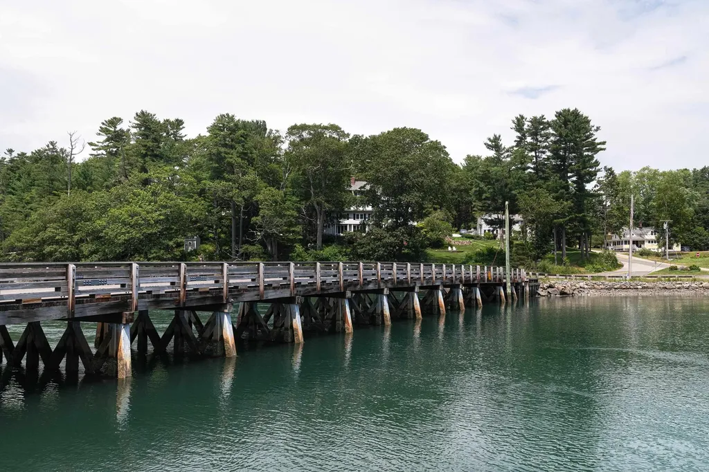 8 Old Seabury Road York ME 03909