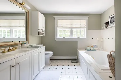 8 Old Seabury Road York ME 03909