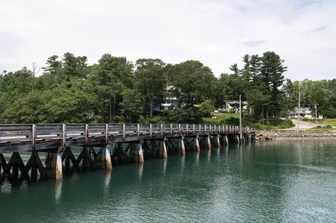 8 Old Seabury Road York ME 03909