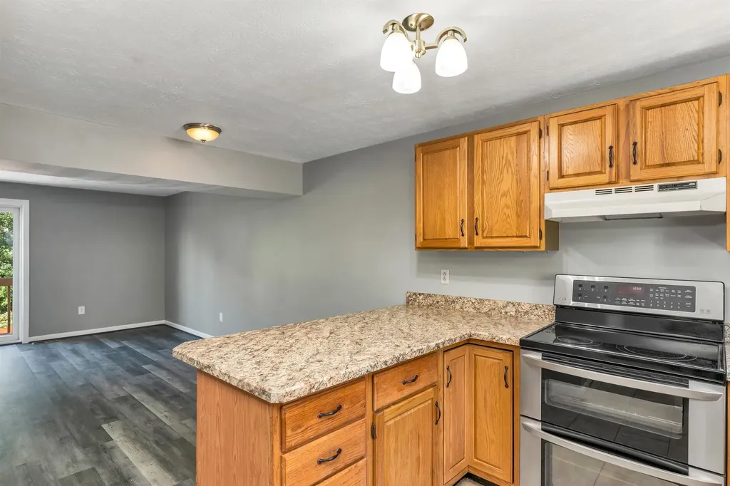 112 Weston Road Manchester NH 03103