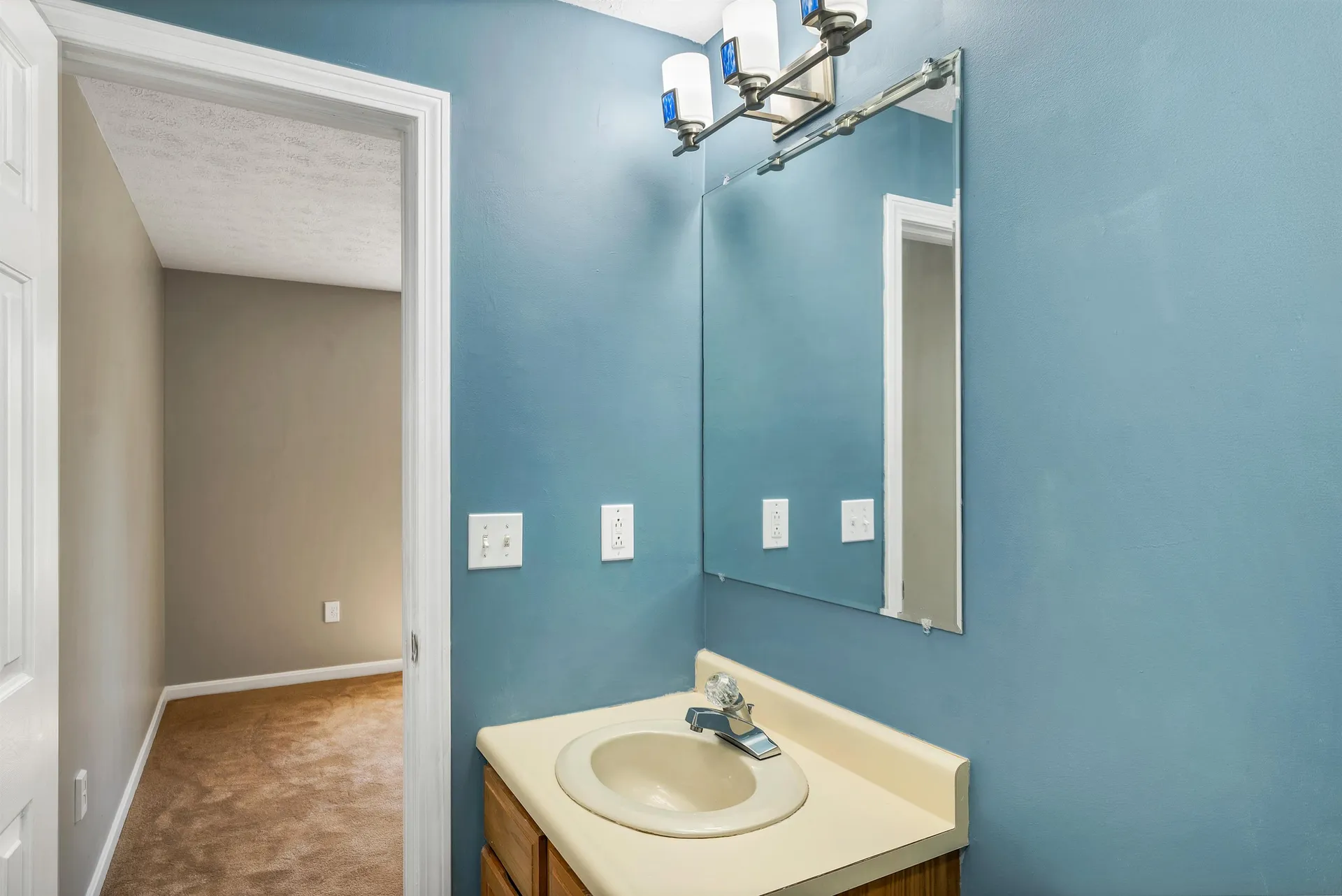 112 Weston Road Manchester NH 03103