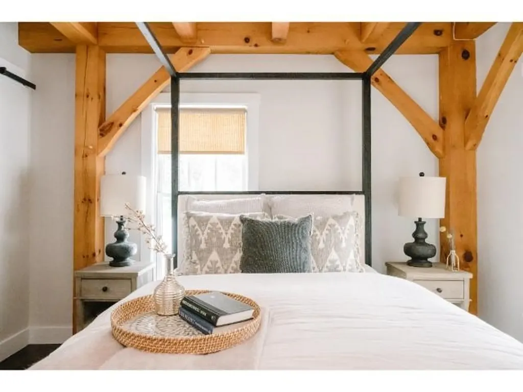 24 Dew Point Lane Center Harbor NH 03226