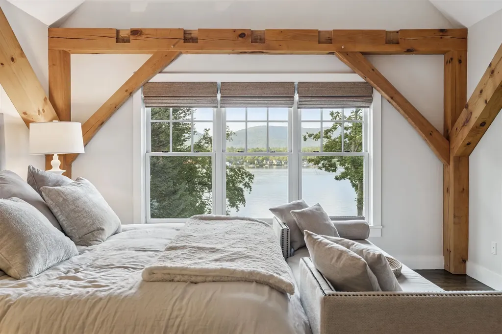 24 Dew Point Lane Center Harbor NH 03226