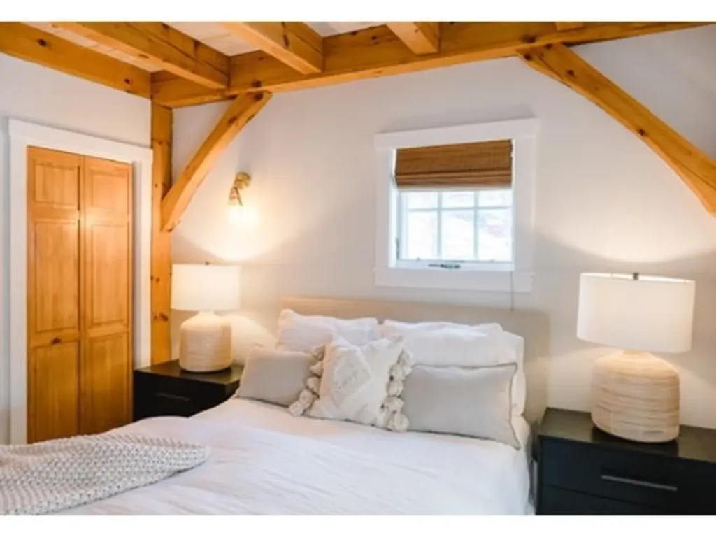 24 Dew Point Lane Center Harbor NH 03226