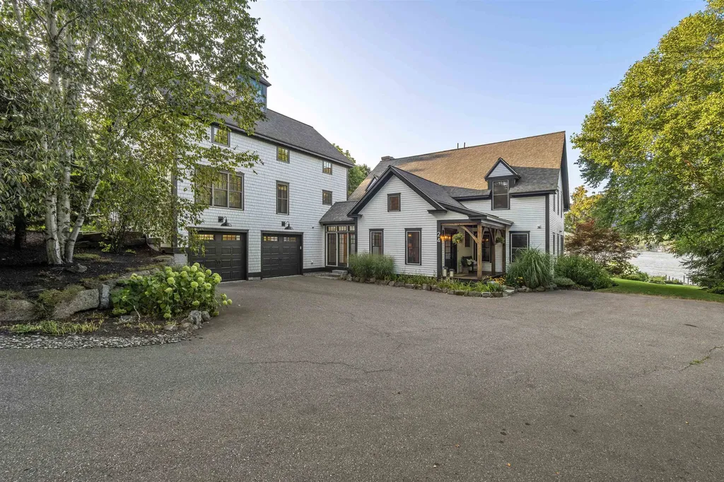 24 Dew Point Lane Center Harbor NH 03226