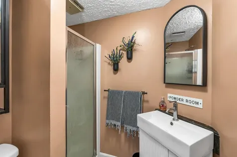 106 Smoke Street Nottingham NH 03290