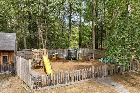 106 Smoke Street Nottingham NH 03290