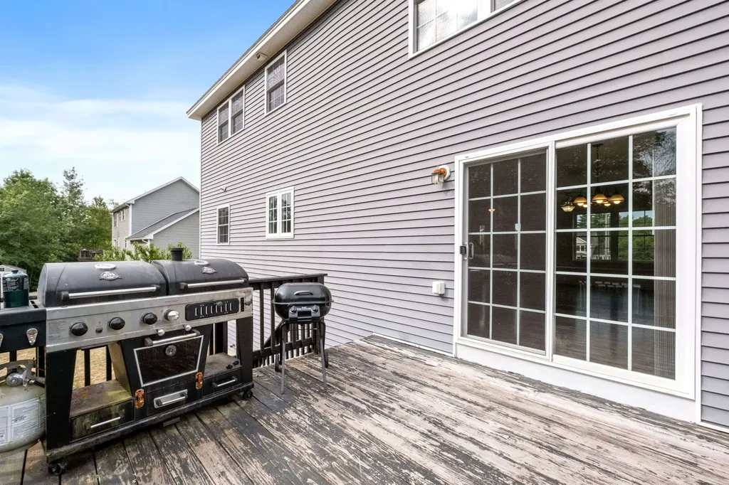 62 Hilbren Road Weare NH 03281