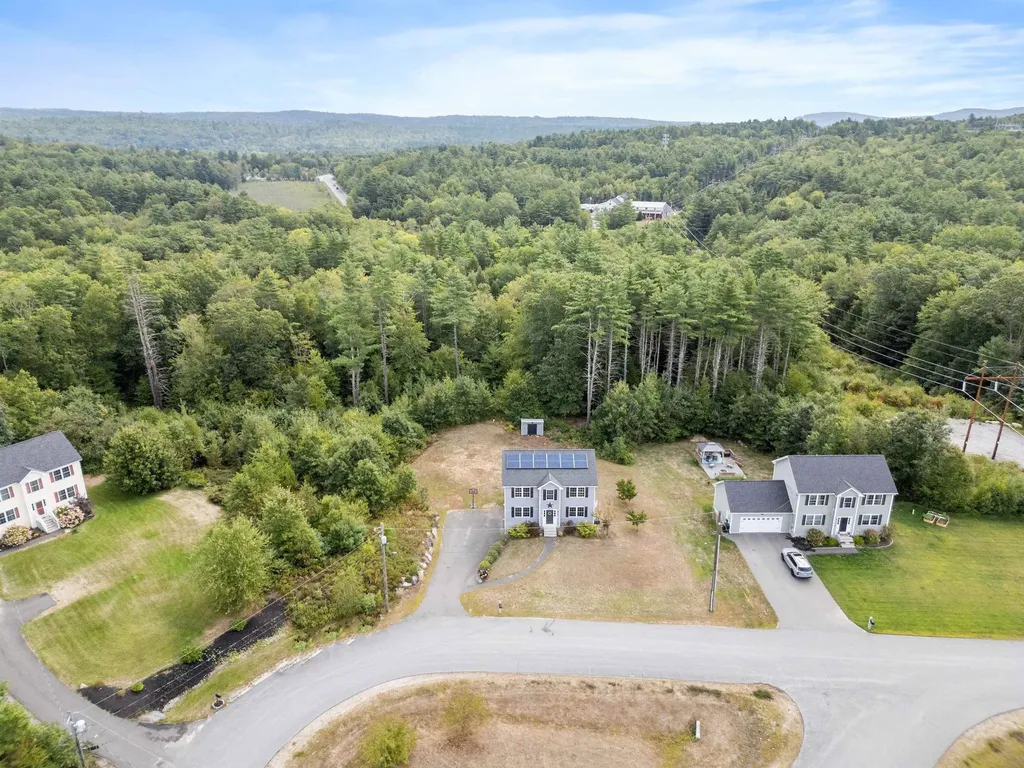 62 Hilbren Road Weare NH 03281