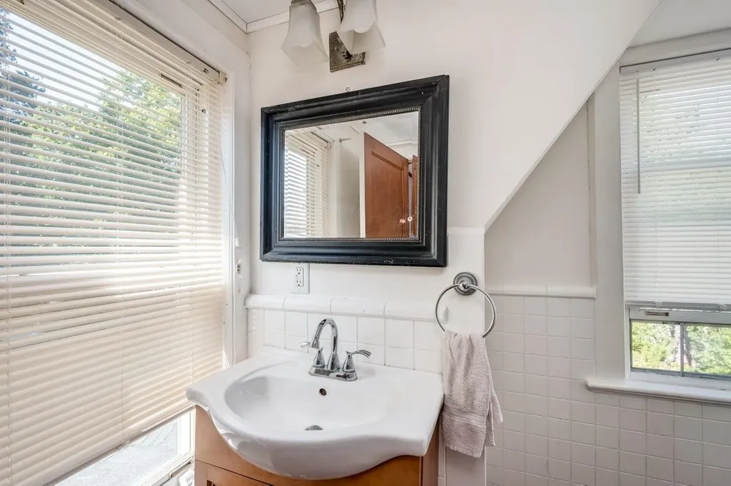 53 Winter Street Exeter NH 03833