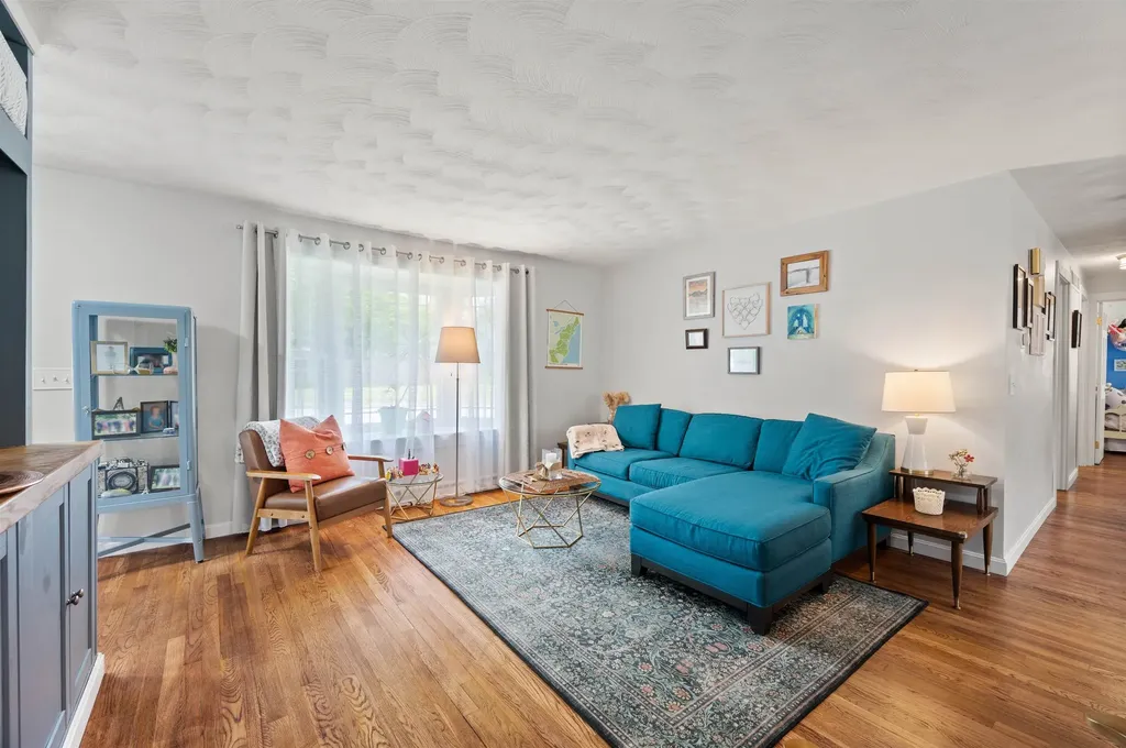 20 Bourn Avenue Hampton NH 03842