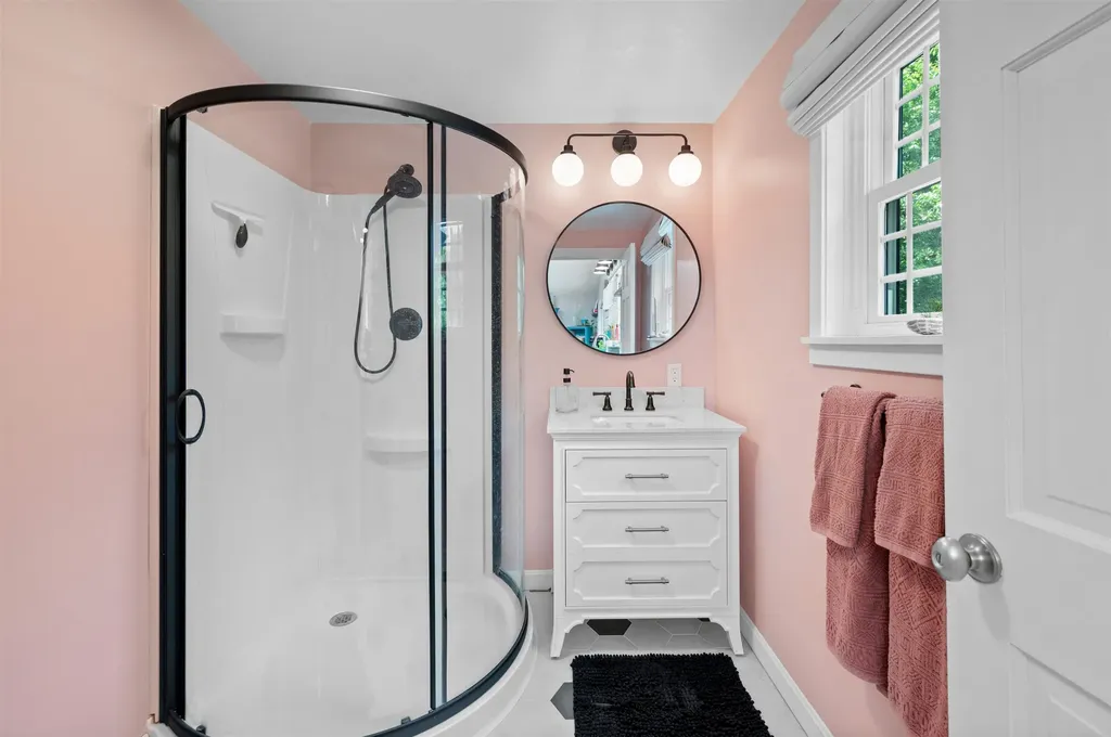 20 Bourn Avenue Hampton NH 03842