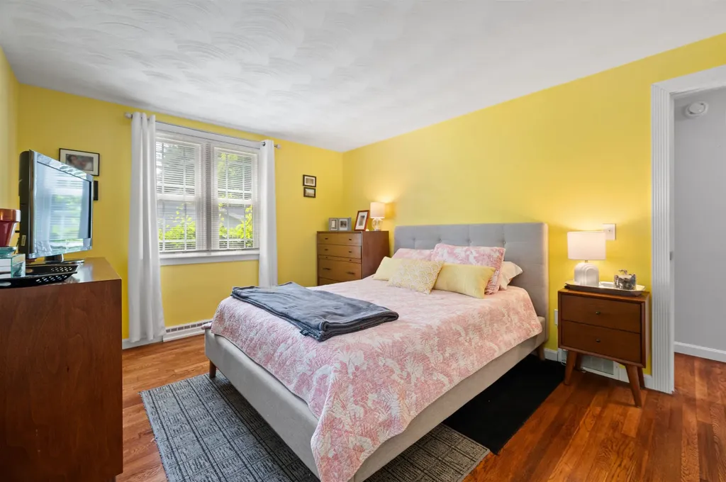 20 Bourn Avenue Hampton NH 03842
