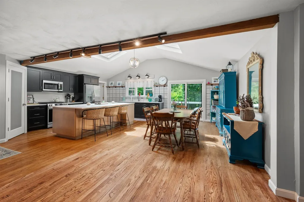 20 Bourn Avenue Hampton NH 03842