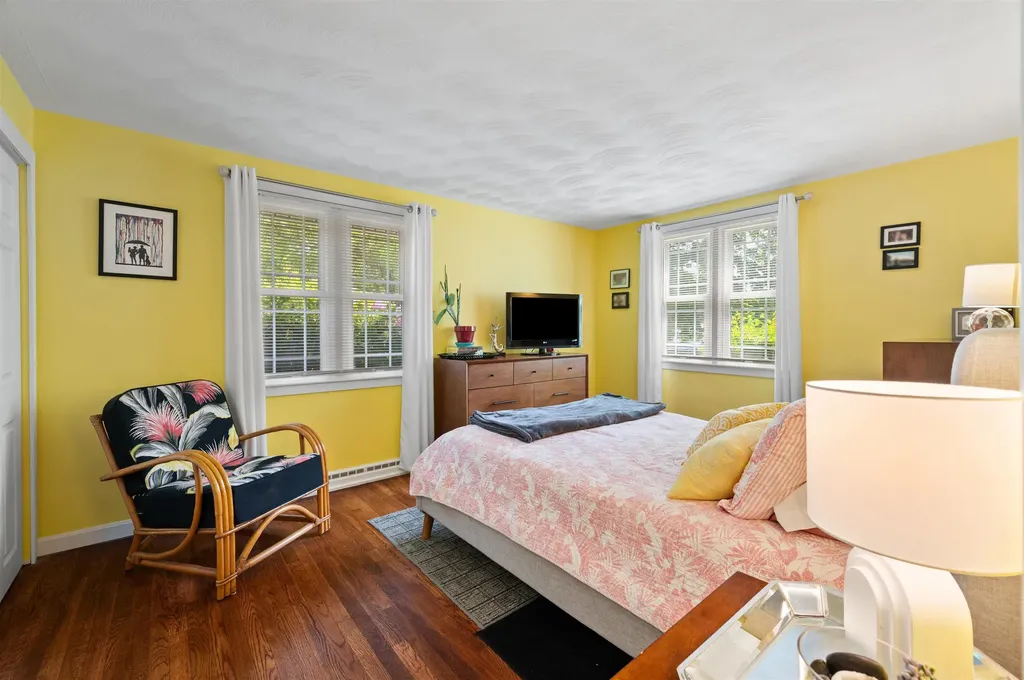 20 Bourn Avenue Hampton NH 03842