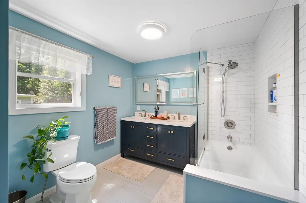 20 Bourn Avenue Hampton NH 03842