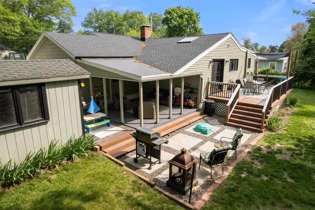 20 Bourn Avenue Hampton NH 03842
