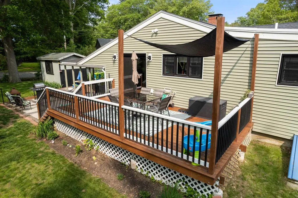 20 Bourn Avenue Hampton NH 03842