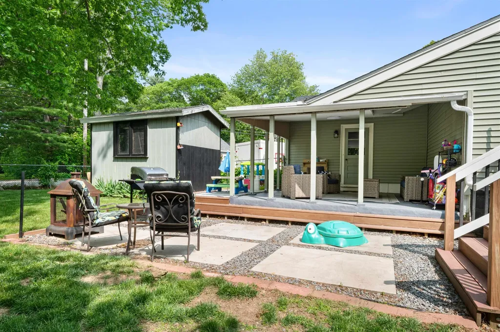 20 Bourn Avenue Hampton NH 03842
