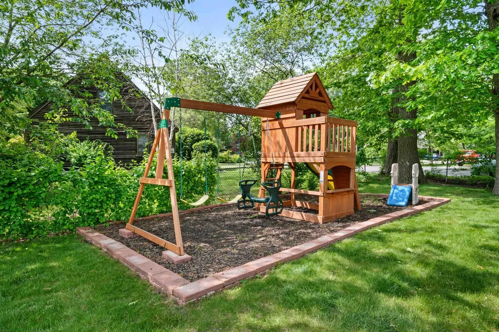 20 Bourn Avenue Hampton NH 03842