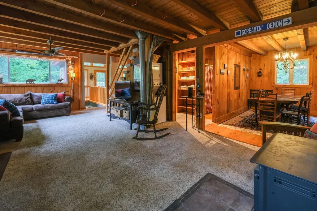 615 Old County Road Cavendish VT 05142