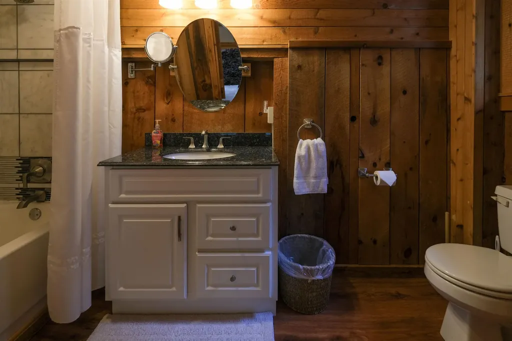 615 Old County Road Cavendish VT 05142