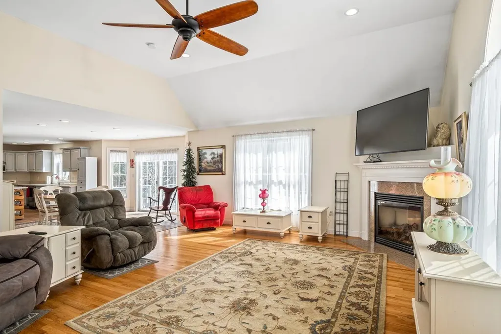 20 Ordway Lane Kingston NH 03848