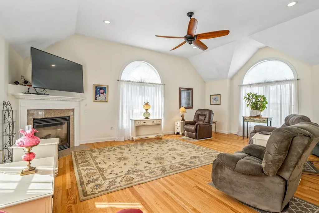 20 Ordway Lane Kingston NH 03848