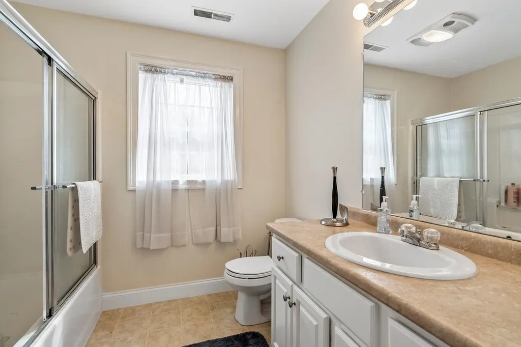 20 Ordway Lane Kingston NH 03848