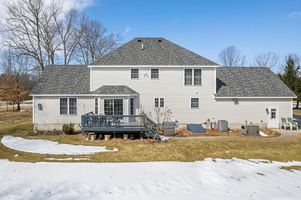 20 Ordway Lane Kingston NH 03848