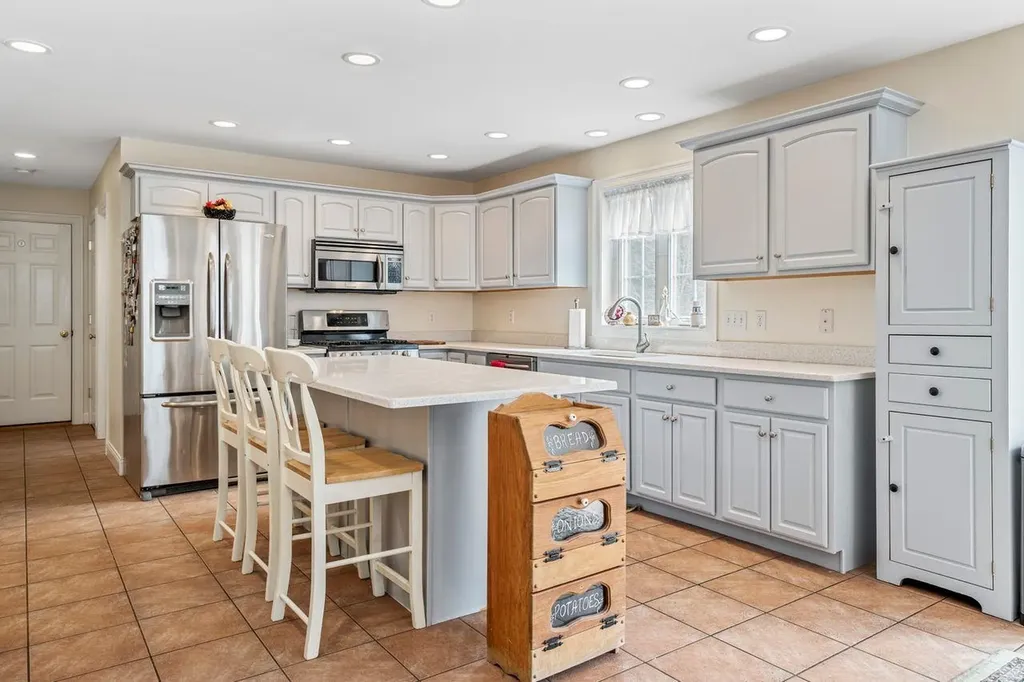 20 Ordway Lane Kingston NH 03848