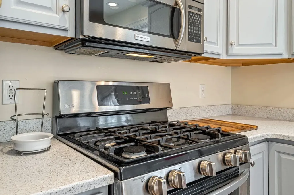 20 Ordway Lane Kingston NH 03848