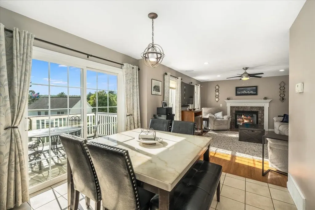 22 Treetop Lane Manchester NH 03102