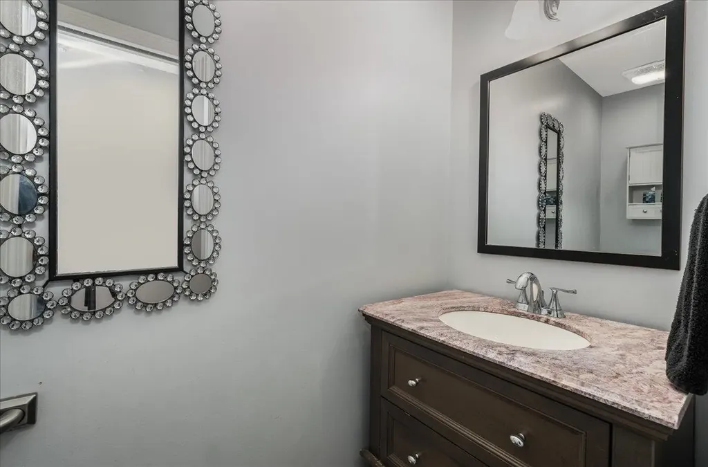 22 Treetop Lane Manchester NH 03102