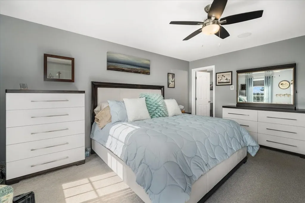 22 Treetop Lane Manchester NH 03102