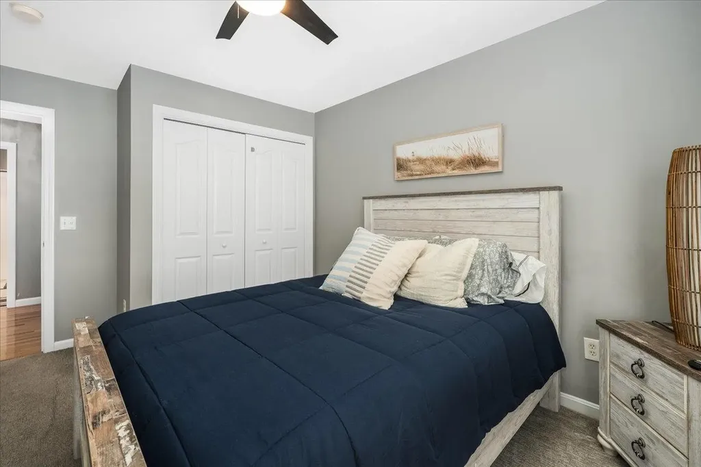 22 Treetop Lane Manchester NH 03102