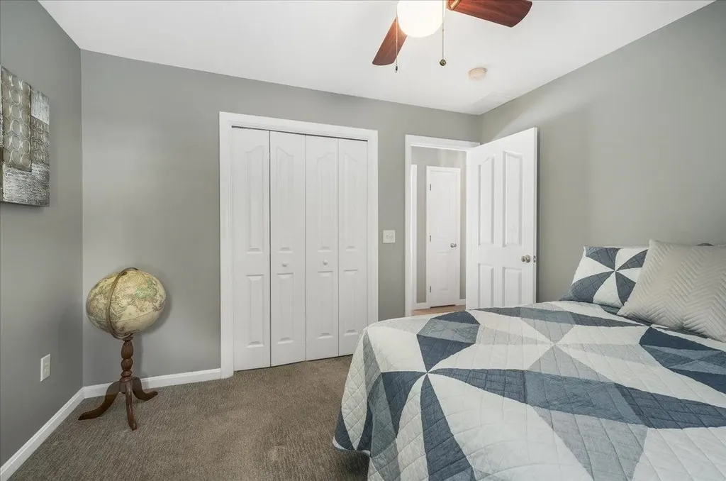 22 Treetop Lane Manchester NH 03102