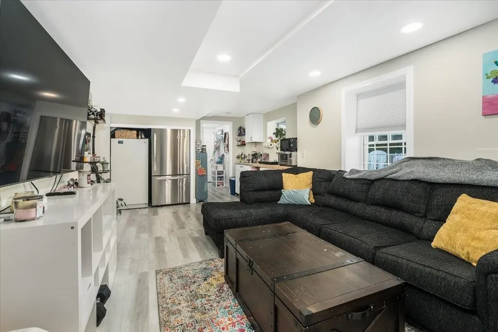 22 Treetop Lane Manchester NH 03102