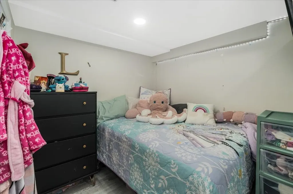 22 Treetop Lane Manchester NH 03102