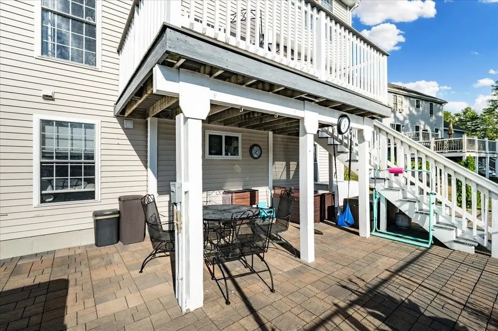 22 Treetop Lane Manchester NH 03102