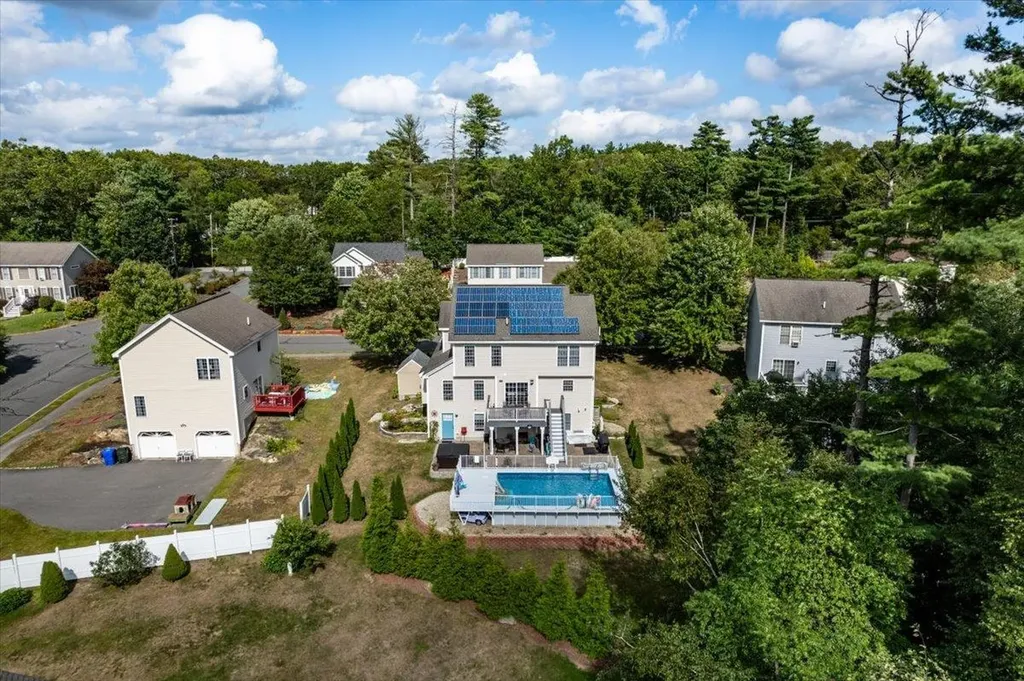 22 Treetop Lane Manchester NH 03102