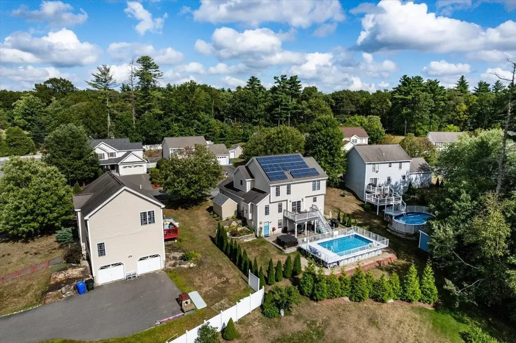 22 Treetop Lane Manchester NH 03102