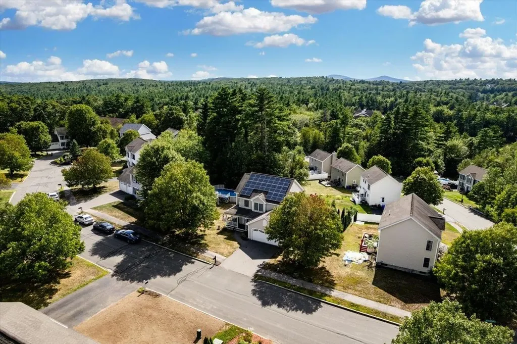 22 Treetop Lane Manchester NH 03102