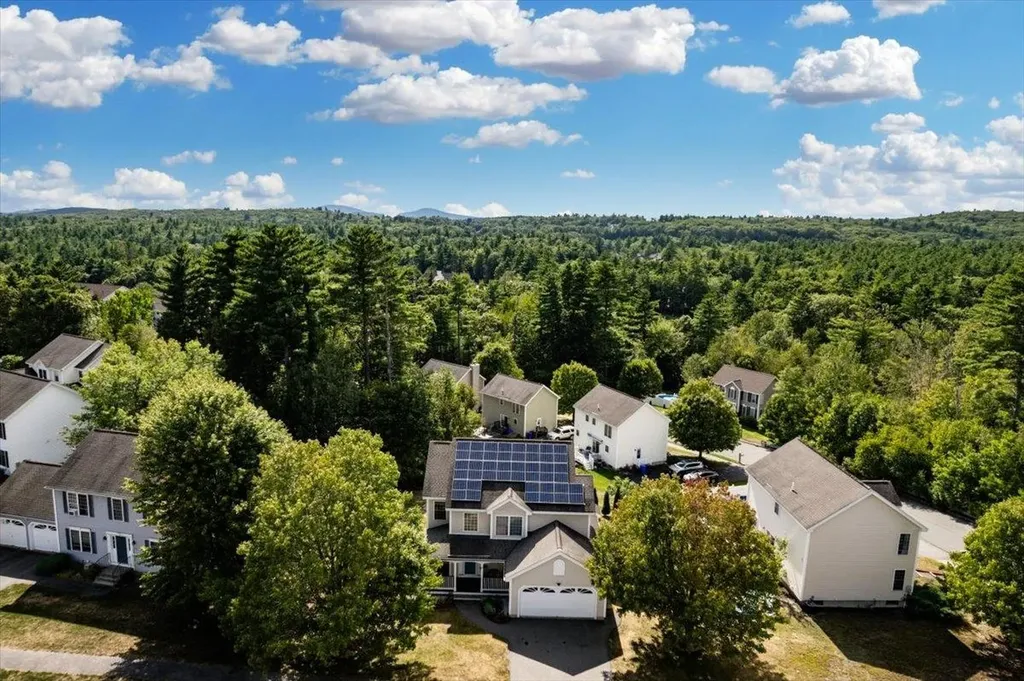 22 Treetop Lane Manchester NH 03102