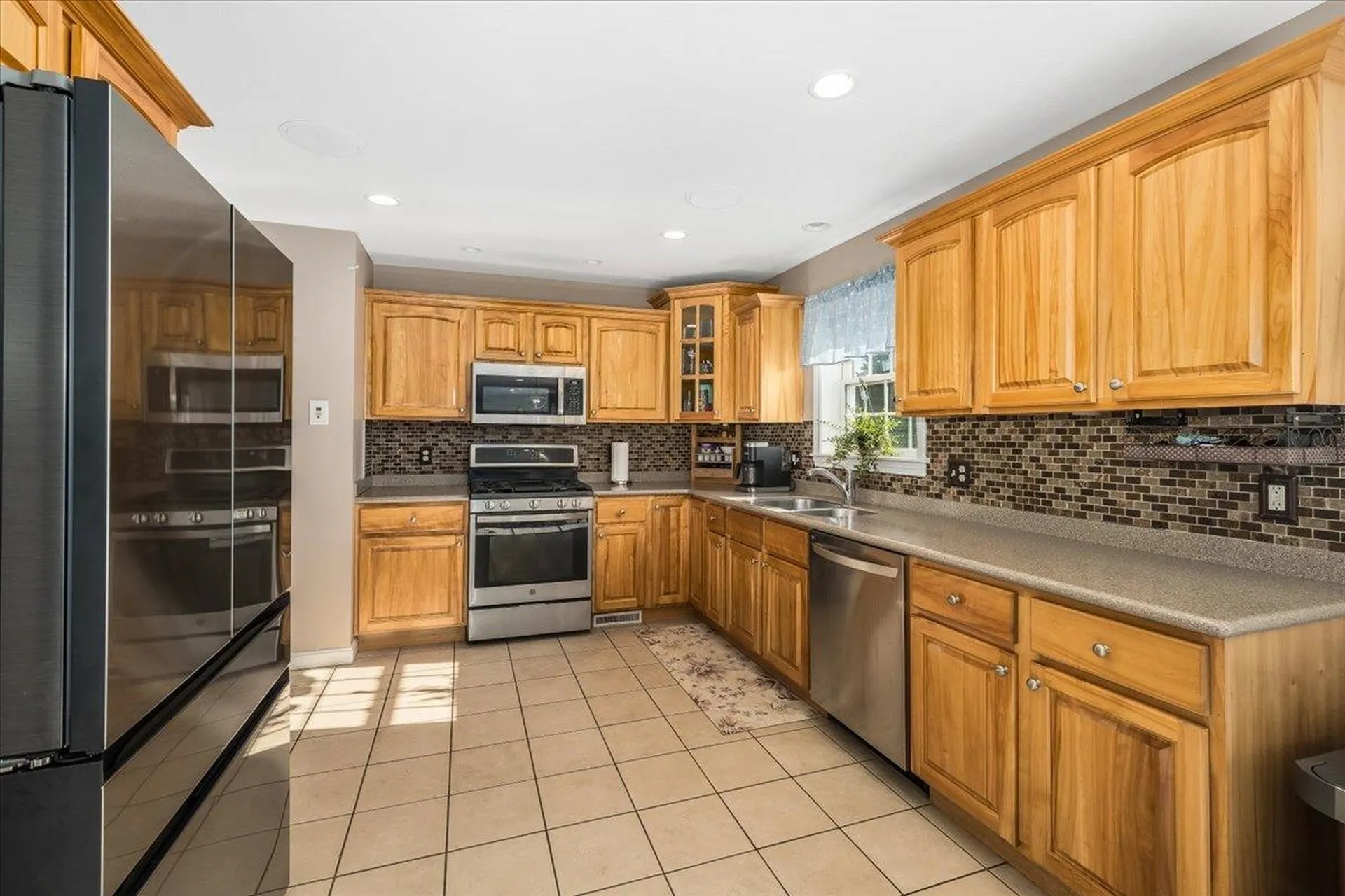 22 Treetop Lane Manchester NH 03102