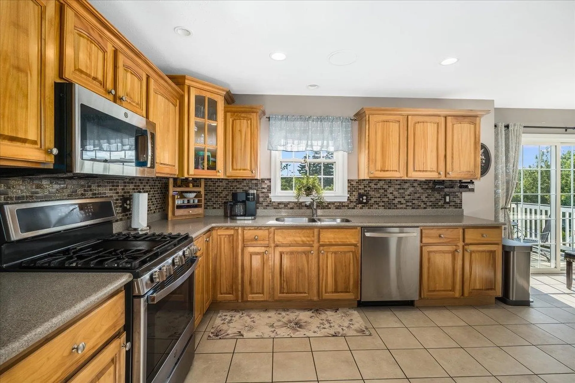 22 Treetop Lane Manchester NH 03102