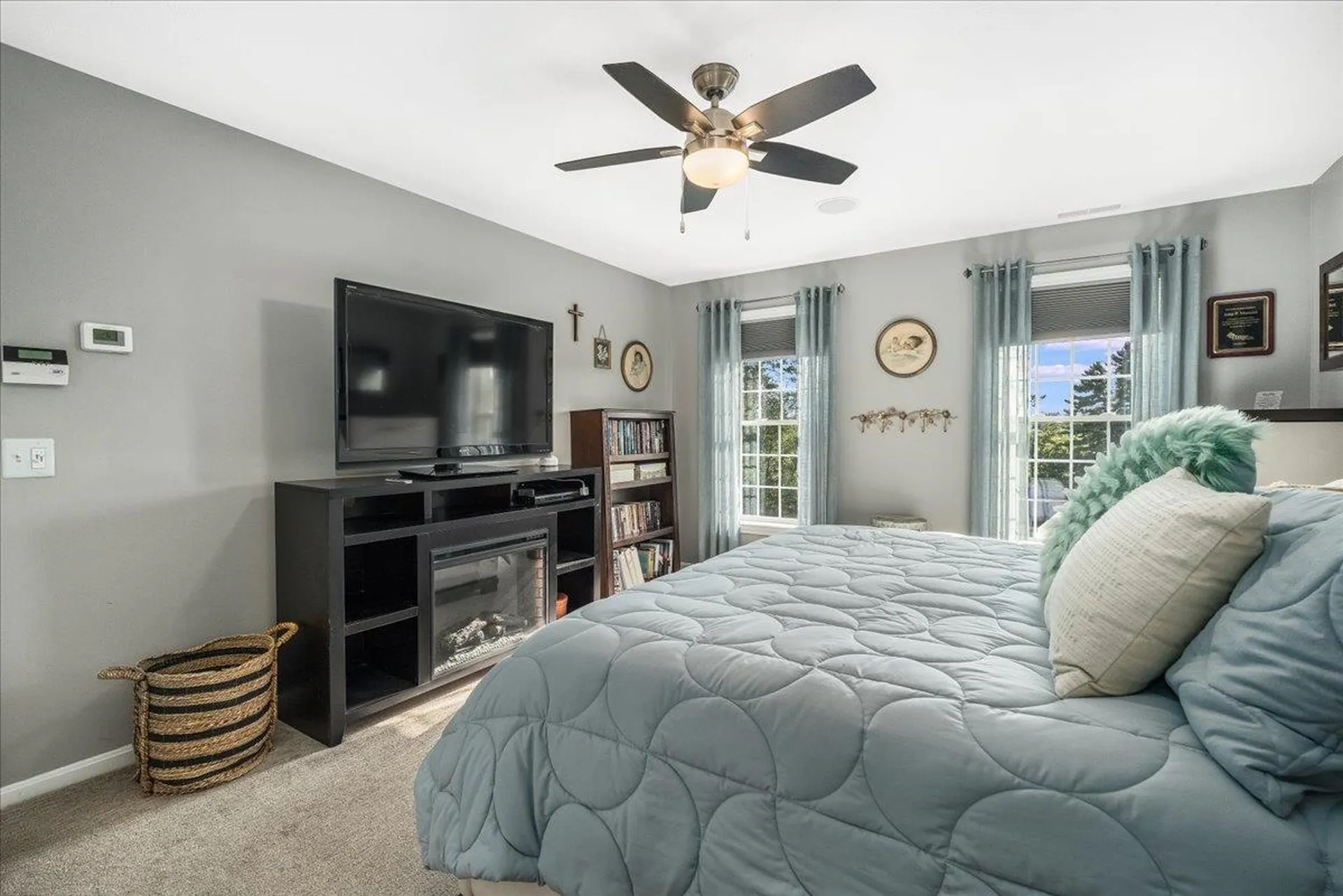 22 Treetop Lane Manchester NH 03102