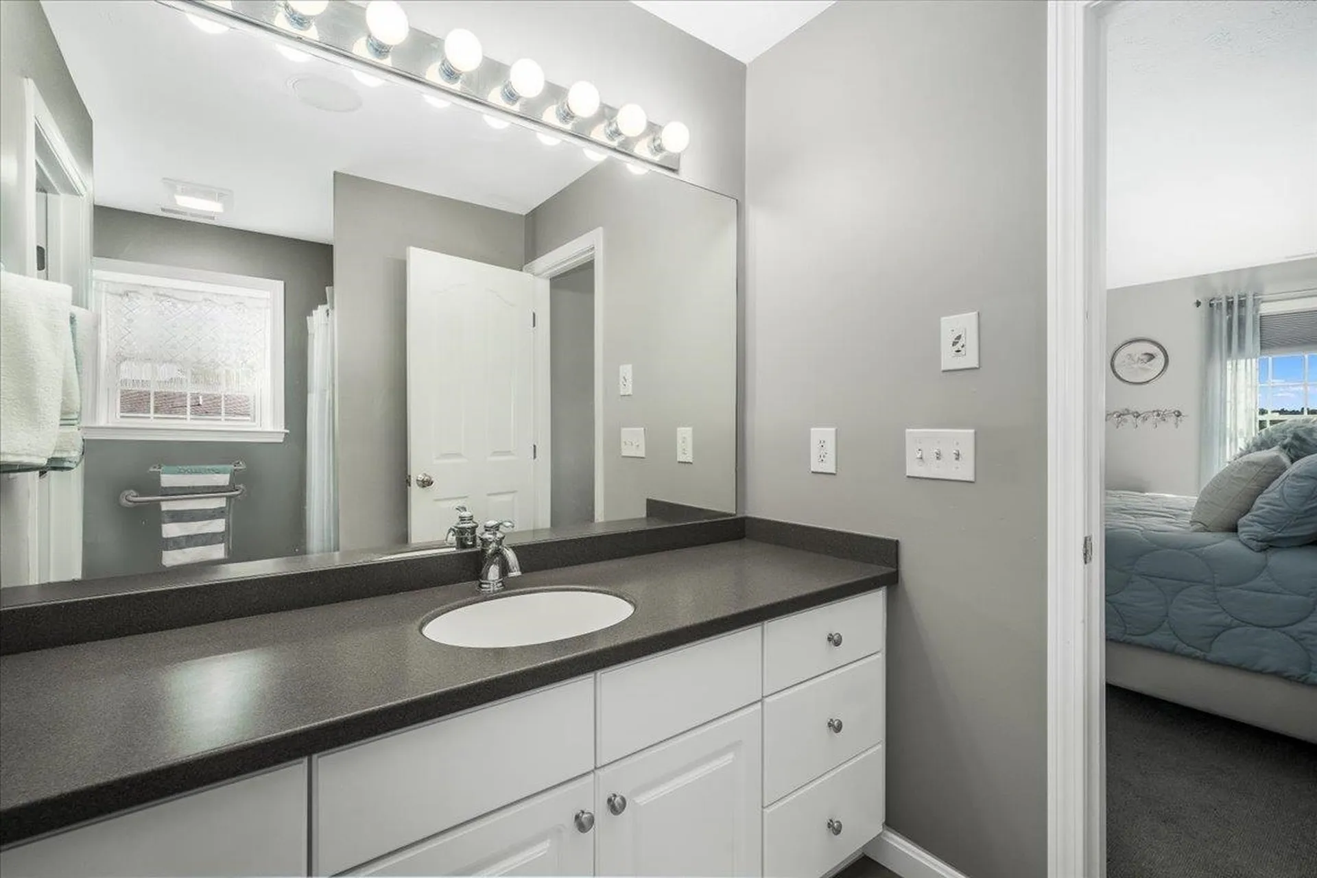 22 Treetop Lane Manchester NH 03102